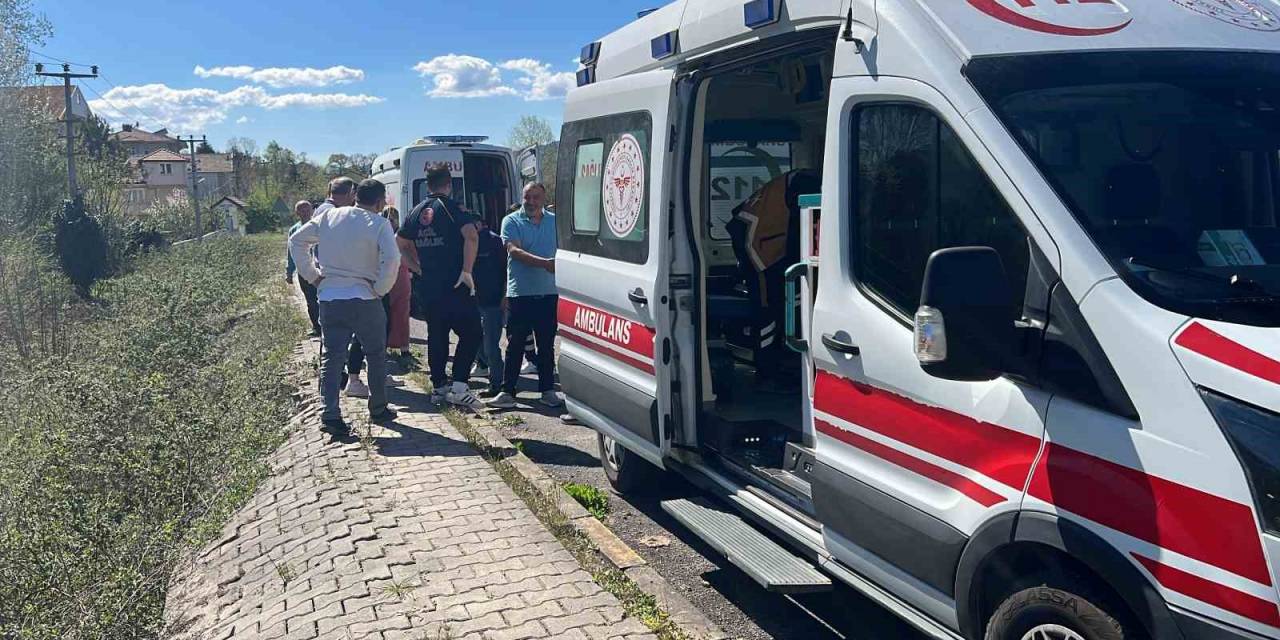Zonguldak’ta Otomobil Şarampole Uçtu: 5 Yaralı