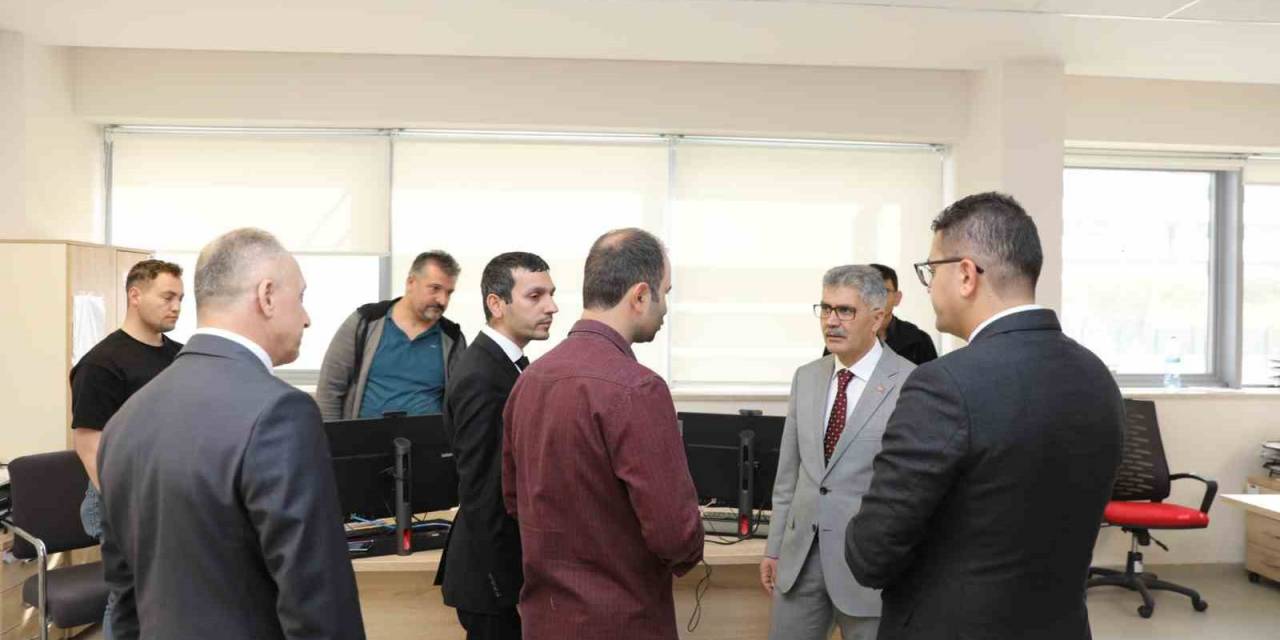 Vali Çelik Geri Gönderme Merkezi’nde İnceleme Yaptı