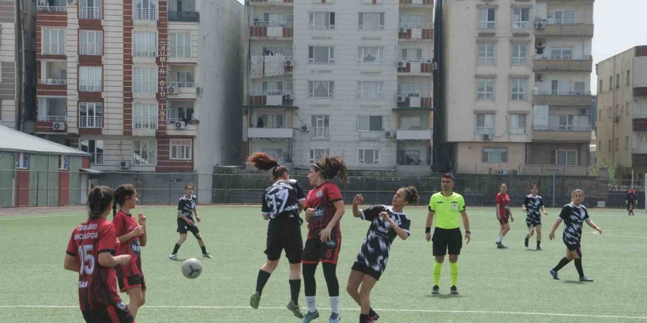 Cizre Kadın Futbol Takımı, Bitlis’i 3-2 Yendi