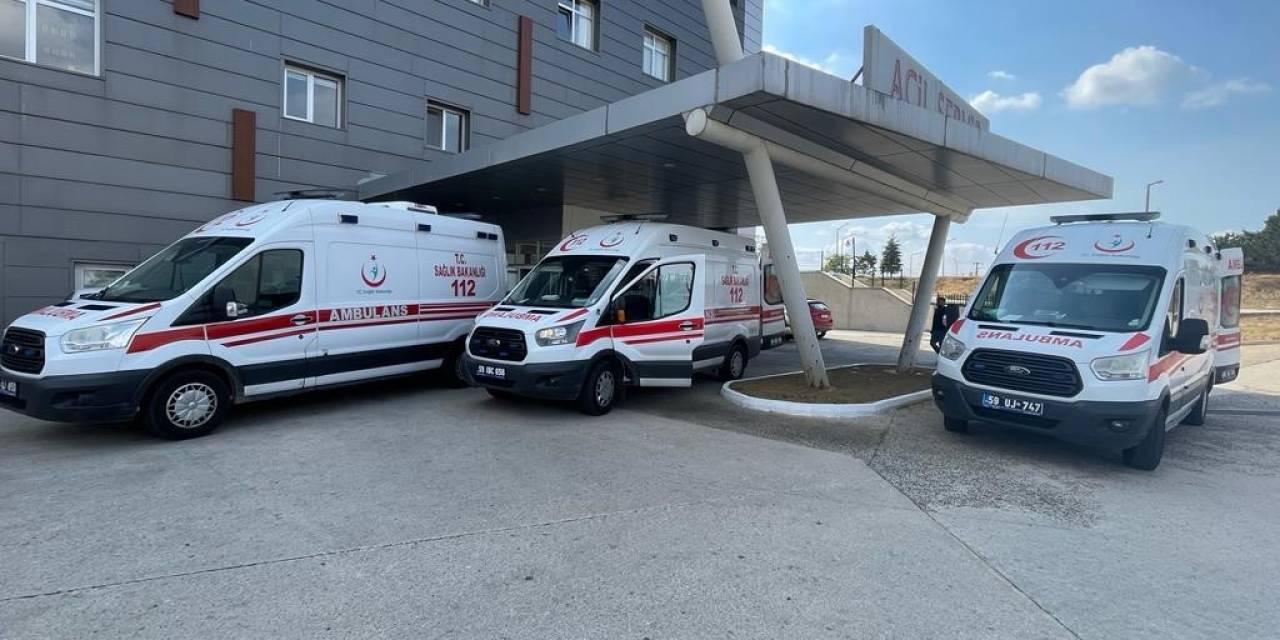 Traktör Devrildi, Sürücü Hastanelik Oldu