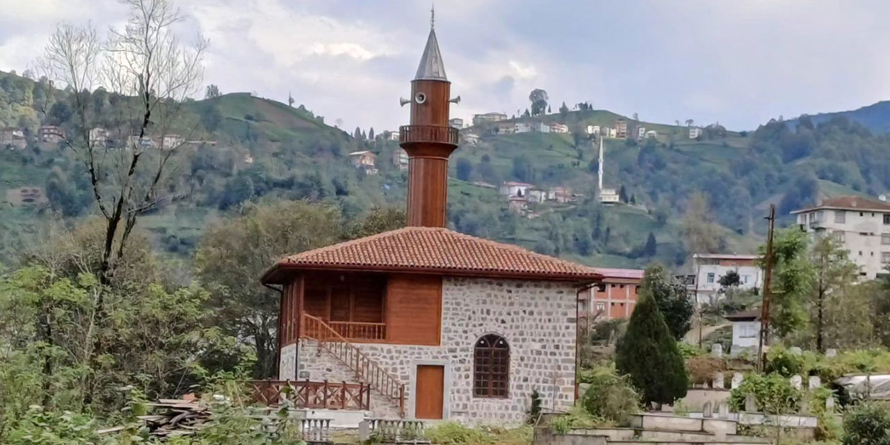 Rize’deki 2,5 Asırlık Tarihi Tulun Camii Tekrardan İbadete Açıldı