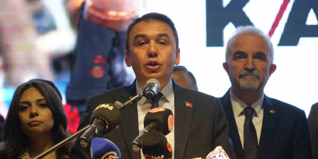 Kastamonu Belediyesi’nde Devir Teslim Töreni Gerçekleştirildi