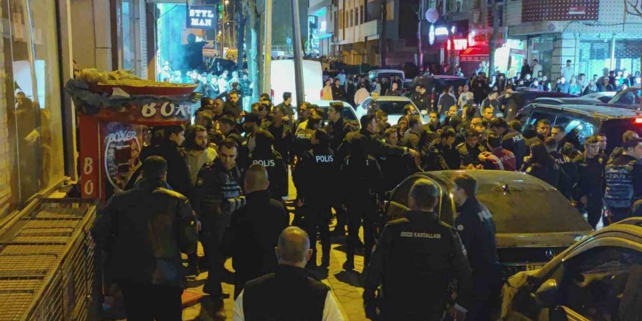 Sultangazi’de Hareketli Dakikalar: Çok Sayıda Ekip Sevk Edildi