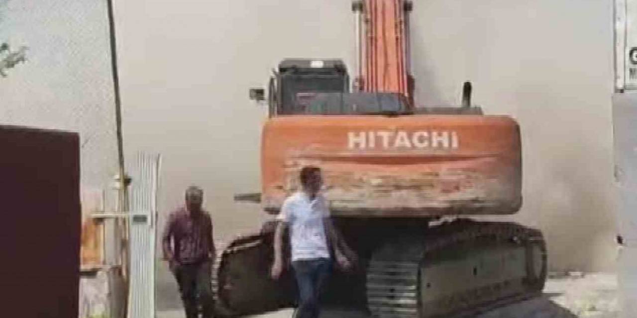 5 Katlı Okulun Yıkımı Esnasında Yaşanan Panik Kamerada