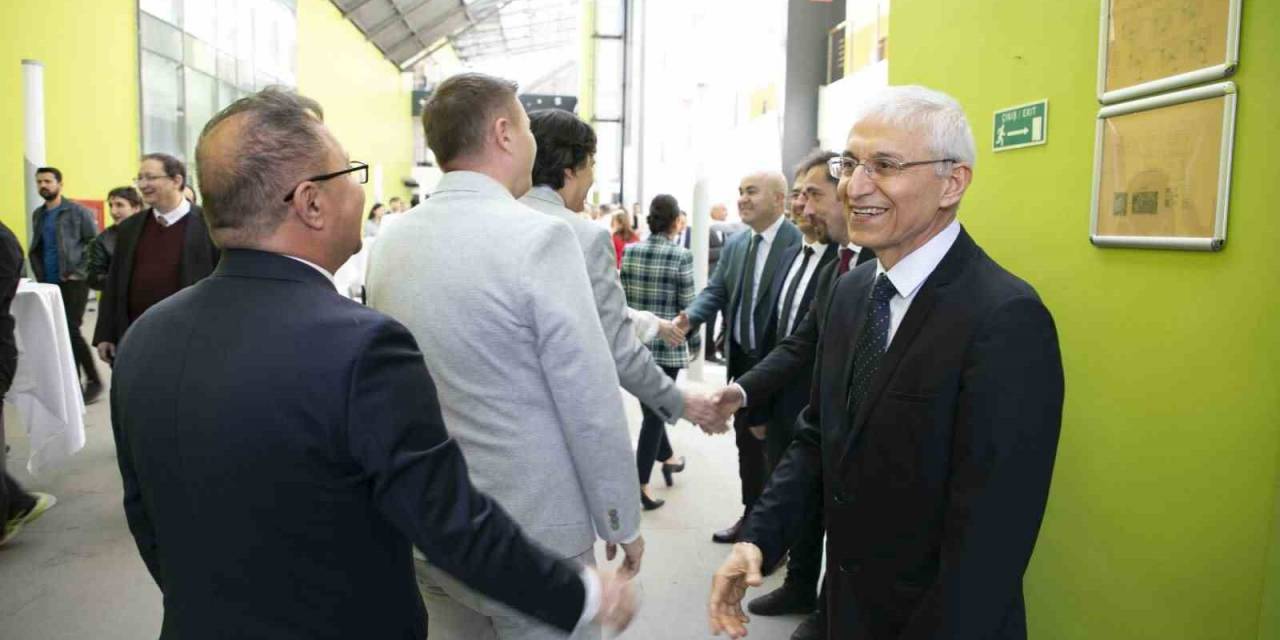 Estü’de Bayramlaşma Sevinci