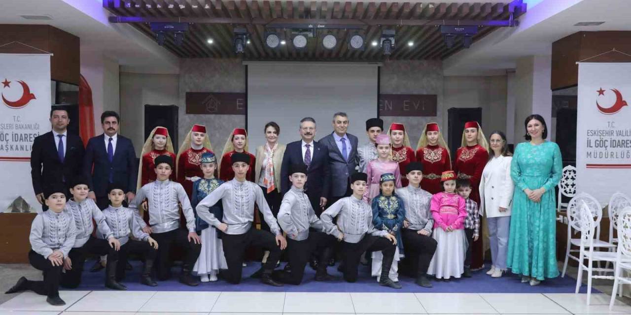 Vali Hüseyin Aksoy Kırım Tatar Türkleri İle İftarda Yemeğinde Bir Araya Geldi