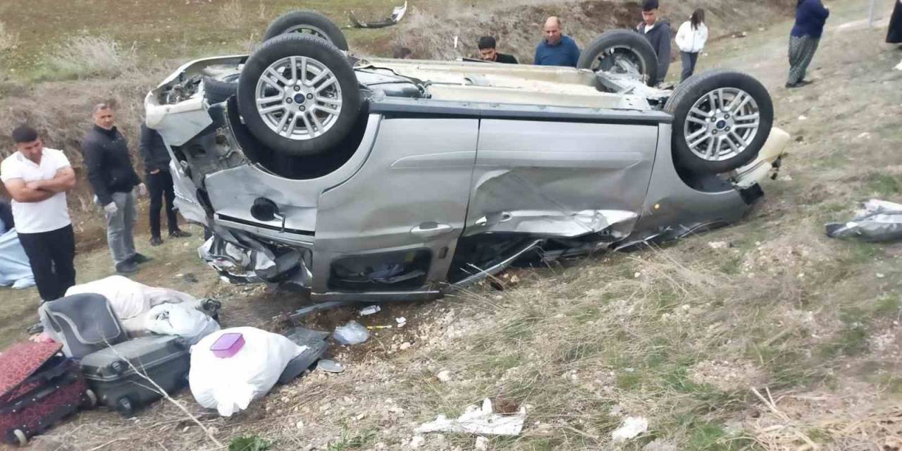 Bayram Tatili Yolunda Kaza: 5 Yaralı