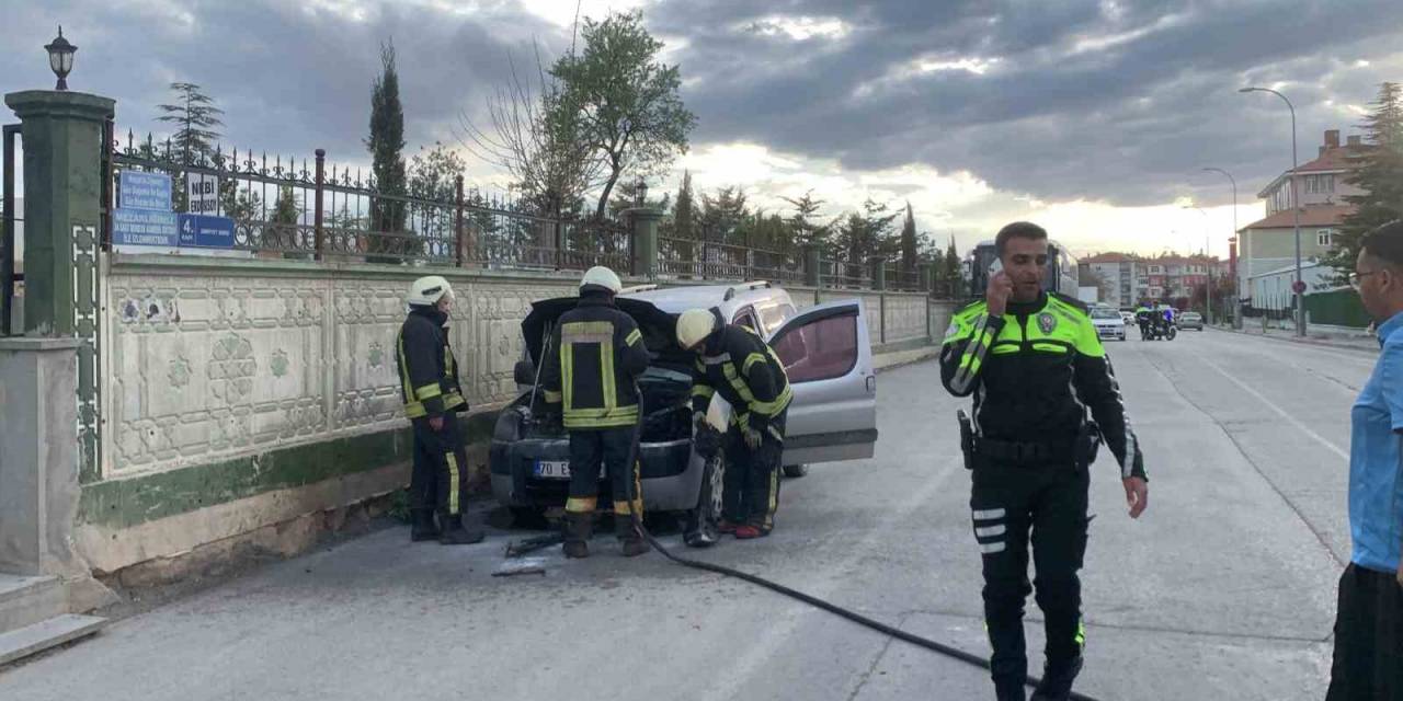 Mezarlık Ziyaretine Gitti, Aracı Yandı