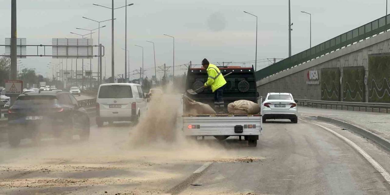 Yakıt Deposu Delinen Tır, Şehri Birbirine Kattı: 10 Kaza