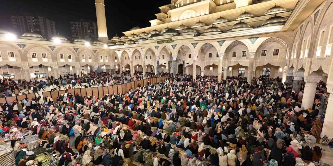 Kadir Gecesi’nde Şahinbey Millet Cami Doldu Taştı
