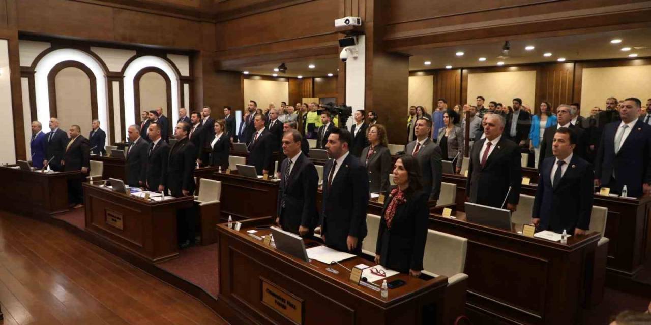 Büyükçekmece Belediye Meclisi Yeni Dönemin İlk Toplantısını Gerçekleştirdi
