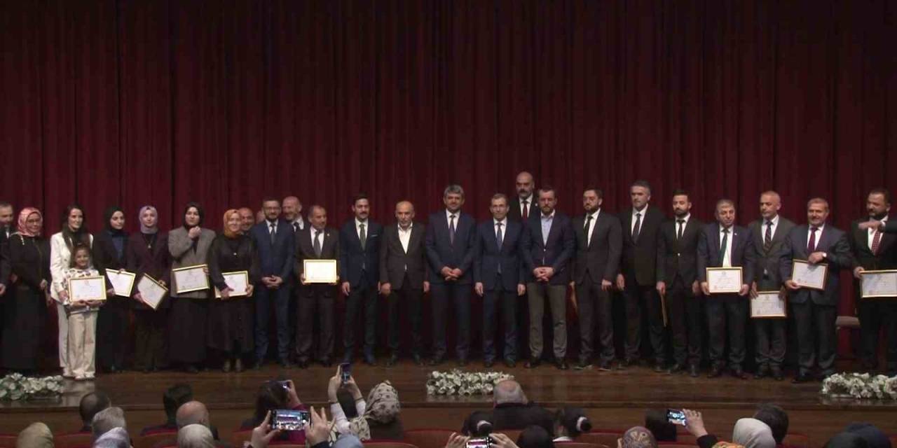 Pendik Belediye Başkanı Ahmet Cin Mazbatasını Aldı