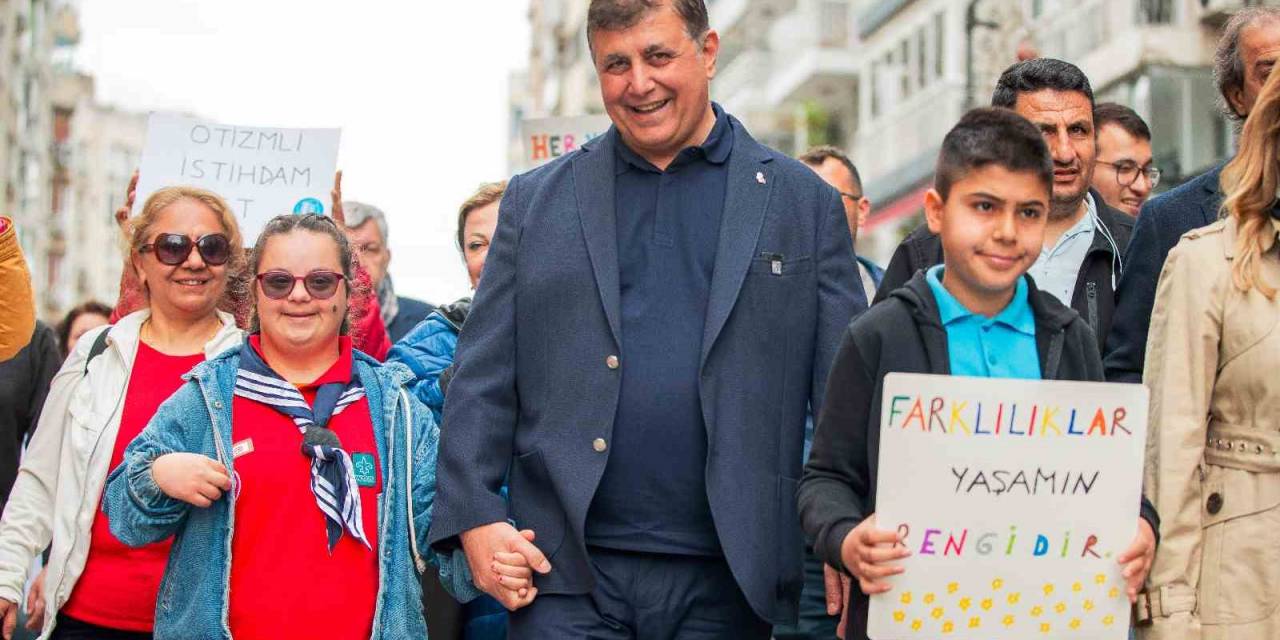 Başkan Tugay 2’nci İzmir Otizm Yürüyüşü’ne Katıldı