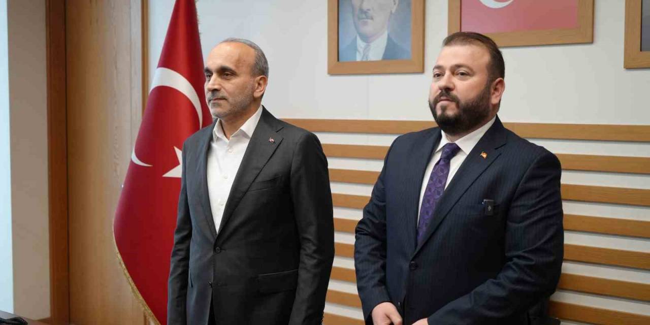 Arnavutköy Belediyesi’nde Devir Teslim Töreni: Mustafa Candaroğlu Göreve Başladı