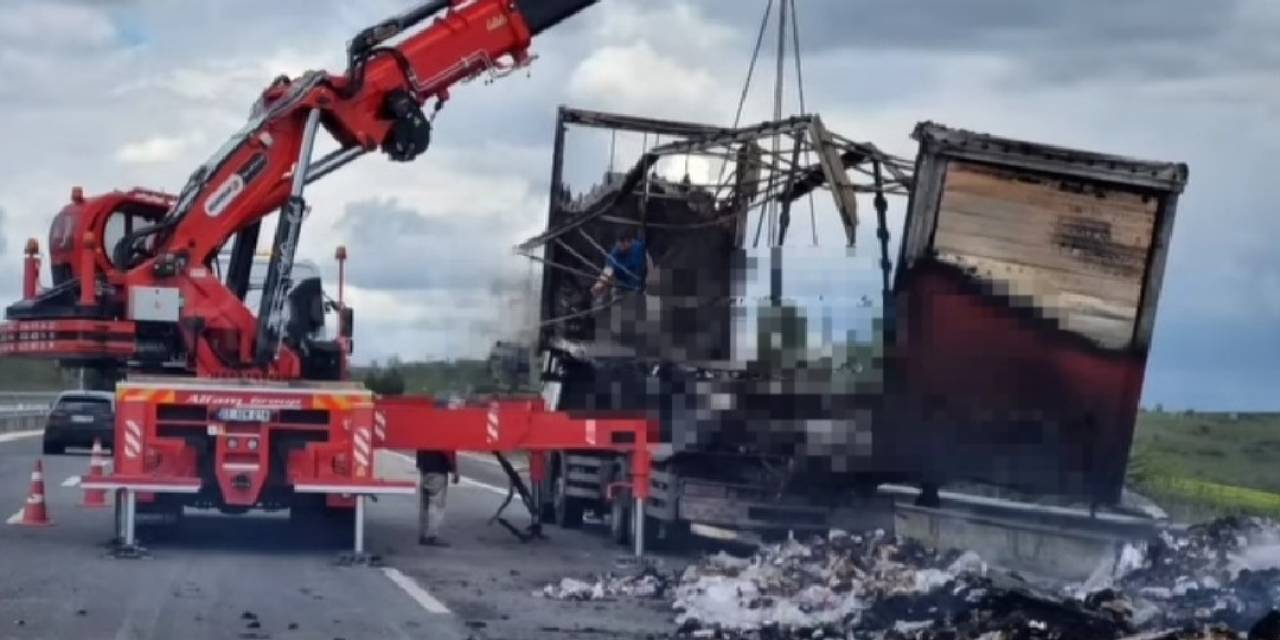 Otoyolda Tır Yangını