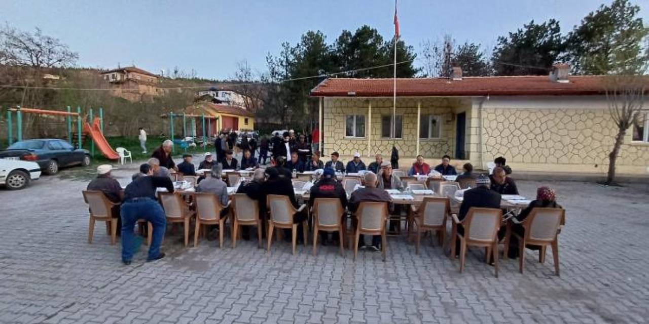 Bu Köyde Ramazan Ayı Boyunca Evlerde Yemek Pişirilmiyor