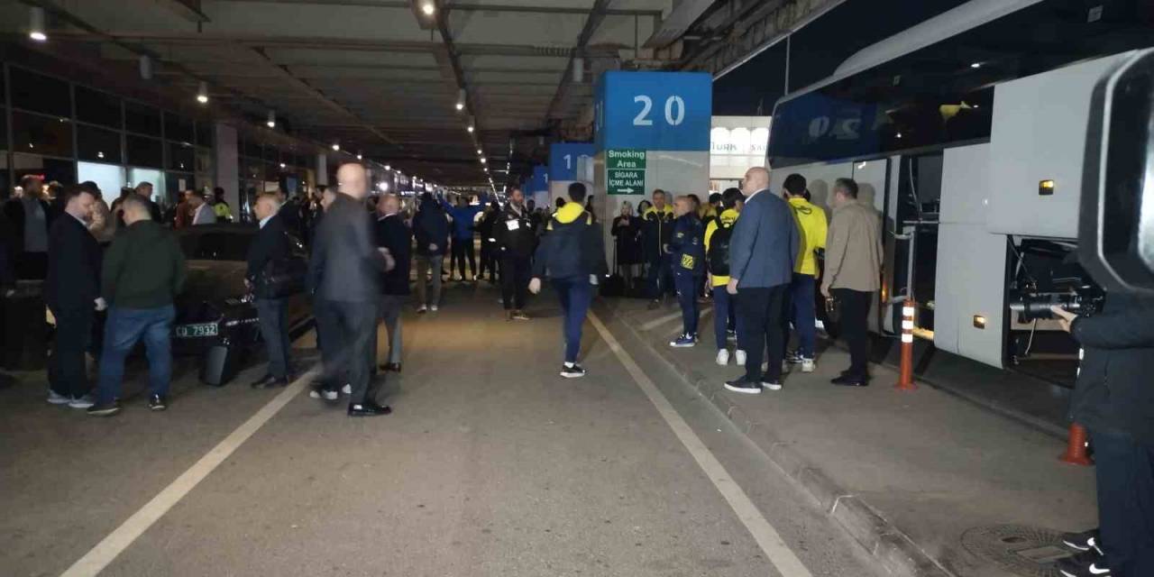 Fenerbahçe Kafilesi İstanbul’a Geldi