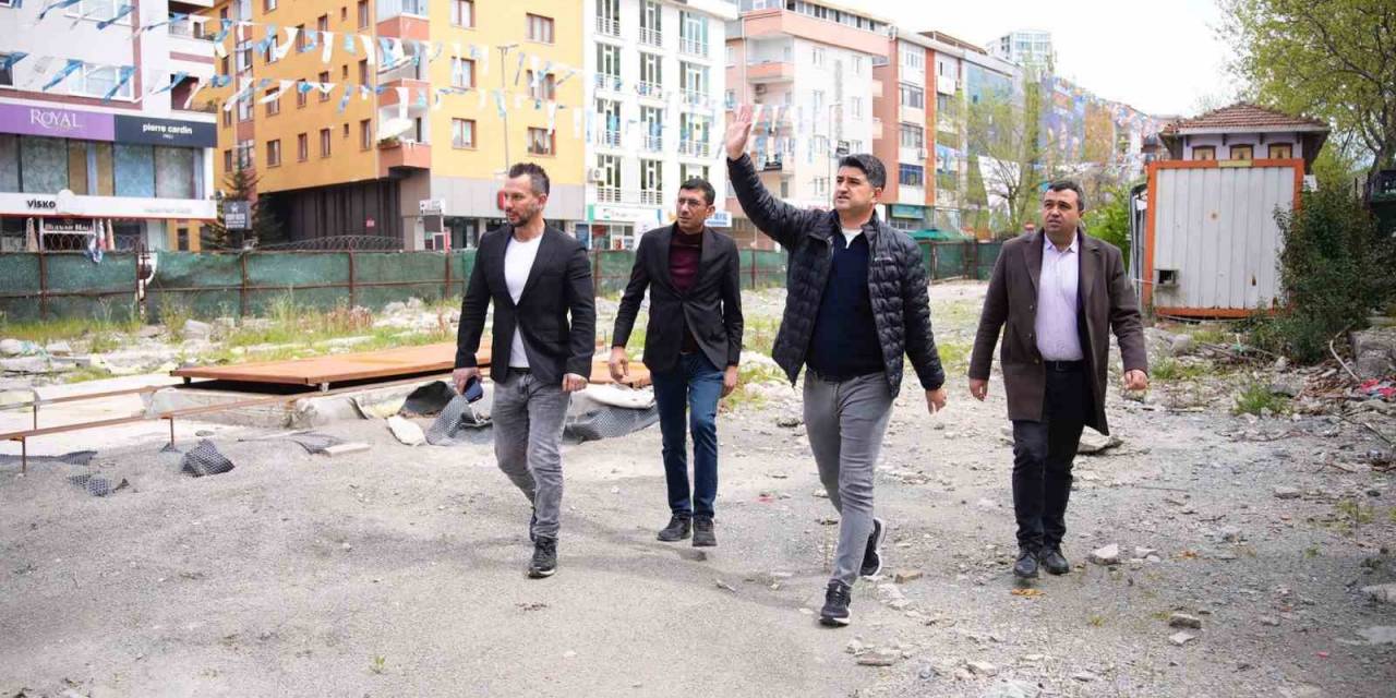 Başkan Adıgüzel’den Pazar Mesaisi