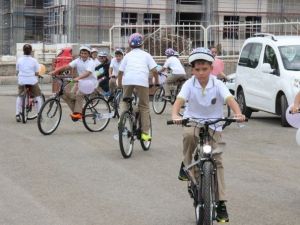 Sağlıklı Yaşam İçin Okullara Bisiklet Dağıtıldı