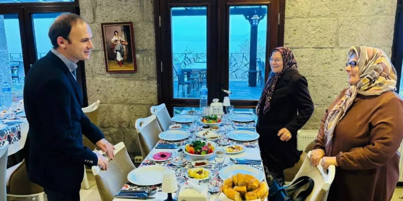 Ayvacık’ta Şehit Aileleri Ve Gaziler Onuruna İftar Yemeği Düzenledi