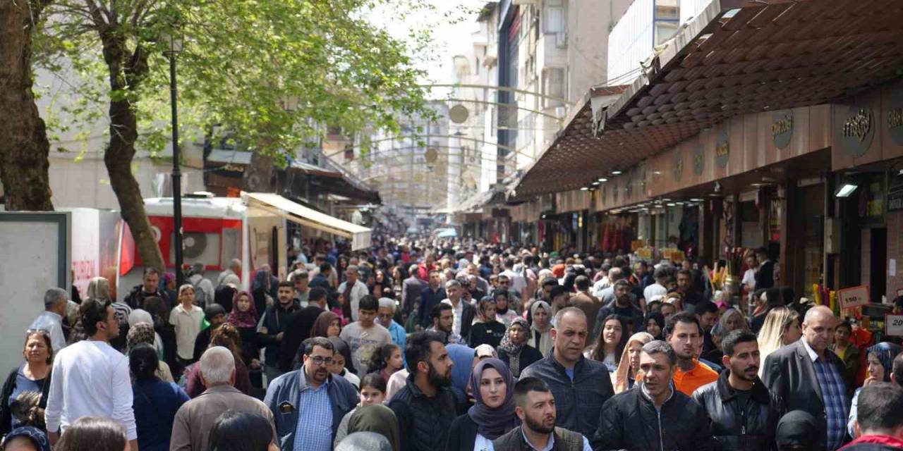 Gaziantep’te Çarşı Pazarda Bayram Yoğunluğu