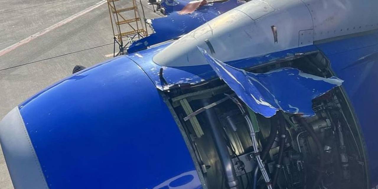 Abd’de Kalkış Sırasında Uçağın Motor Kapağı Koptu