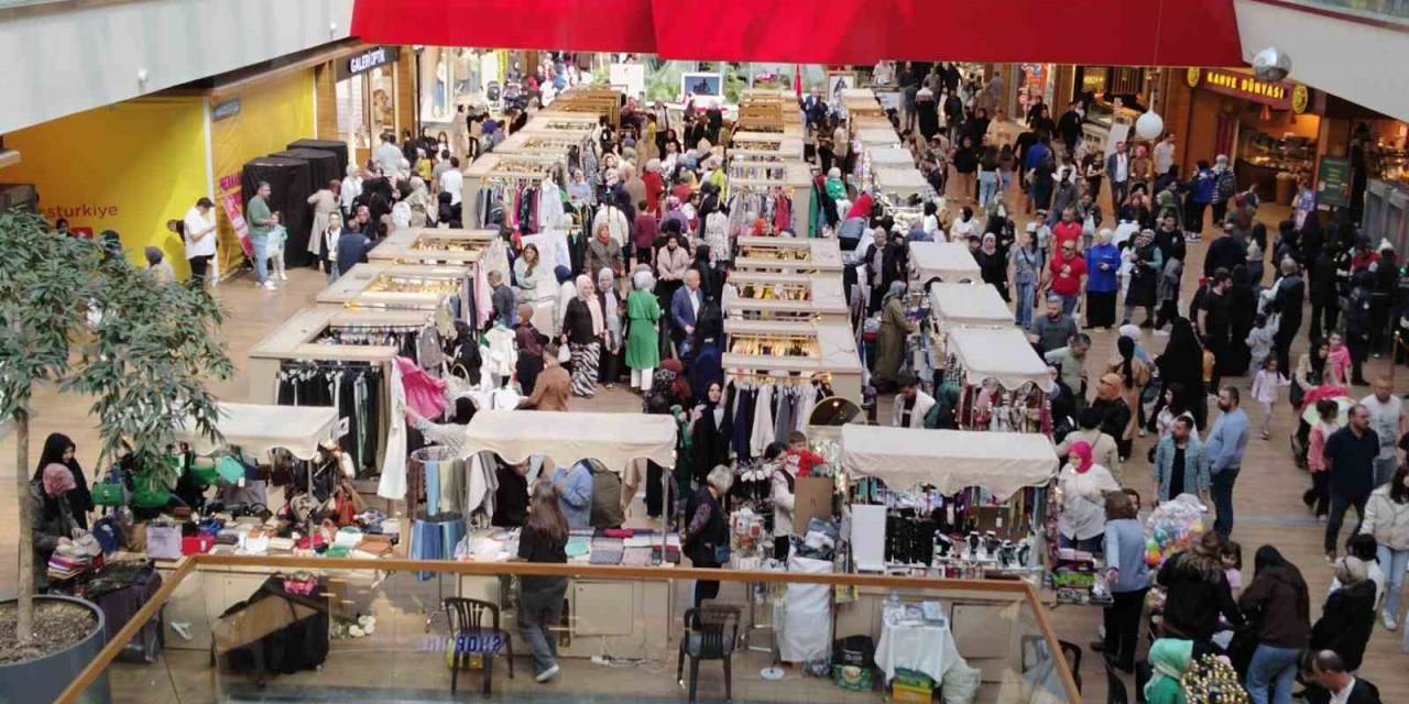 Ramazan Bayramı Nedeniyle Avm’ler Doldu Taştı