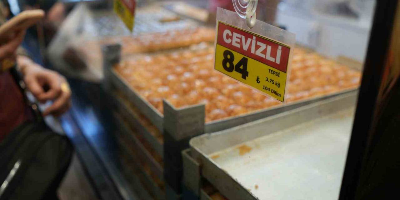 İstanbul’da Ucuz Baklava Kuyruğu