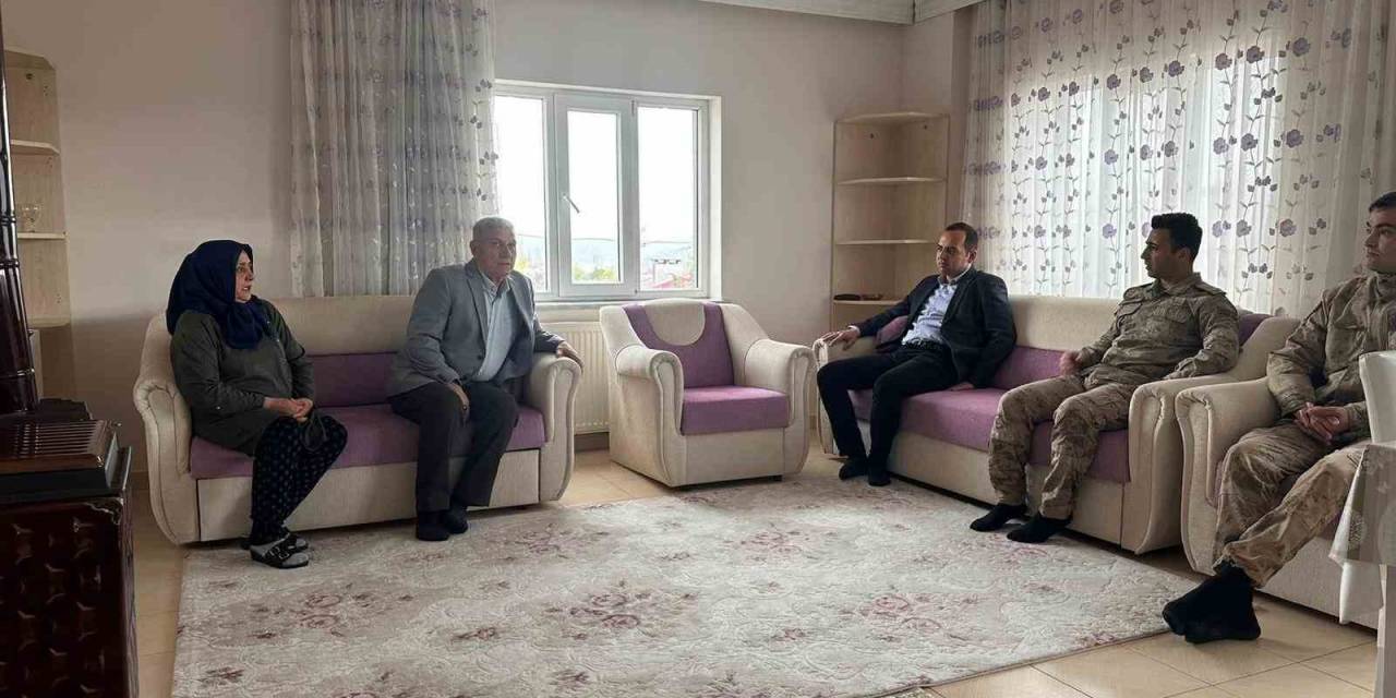 Jandarmadan Şehit Yakınları Ve Gazilere Bayram Ziyareti