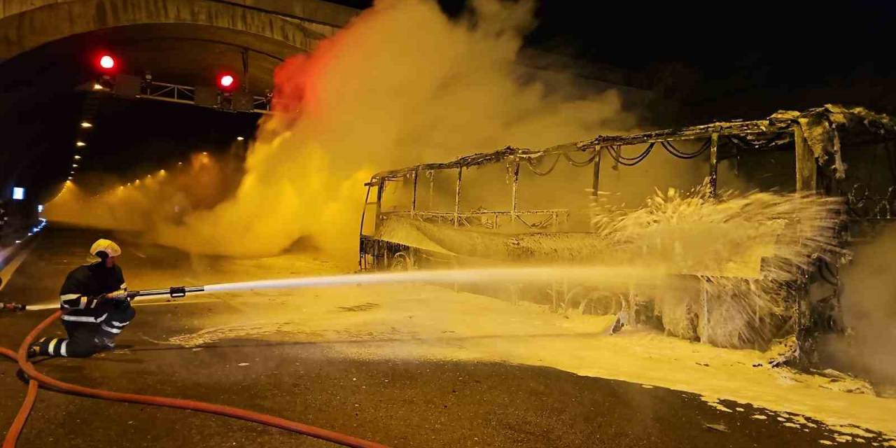 Orhangazi Tüneli’nde Yolcu Otobüsü Alev Alev Yandı