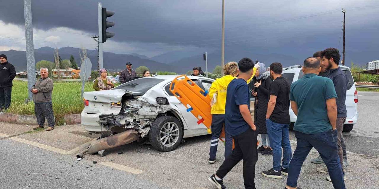 Hatay’da 3 Aracın Karıştığı Kazada 7 Kişi Yaralandı