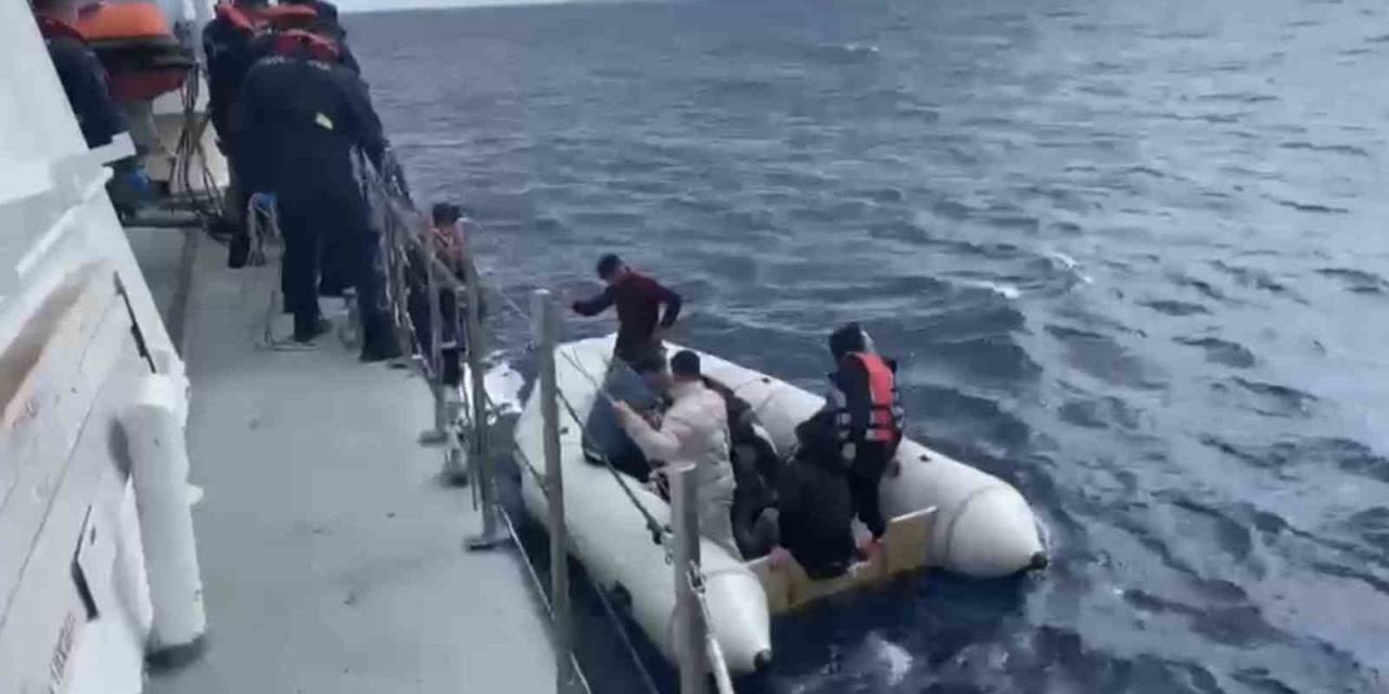 Yunan Unsurlarınca Ölüme Terk Edilen 4’ü Çocuk, 16 Kaçak Göçmen Kurtarıldı