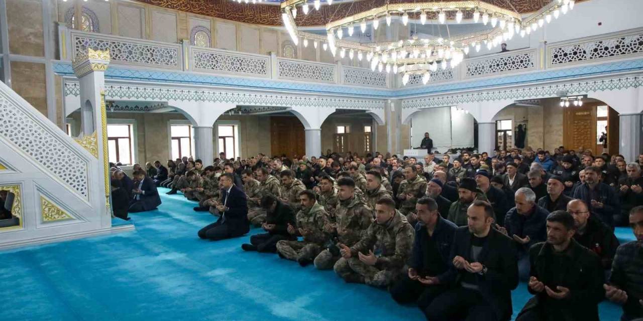 Hakkari’de Şehitler İçin Mevlit Okutuldu