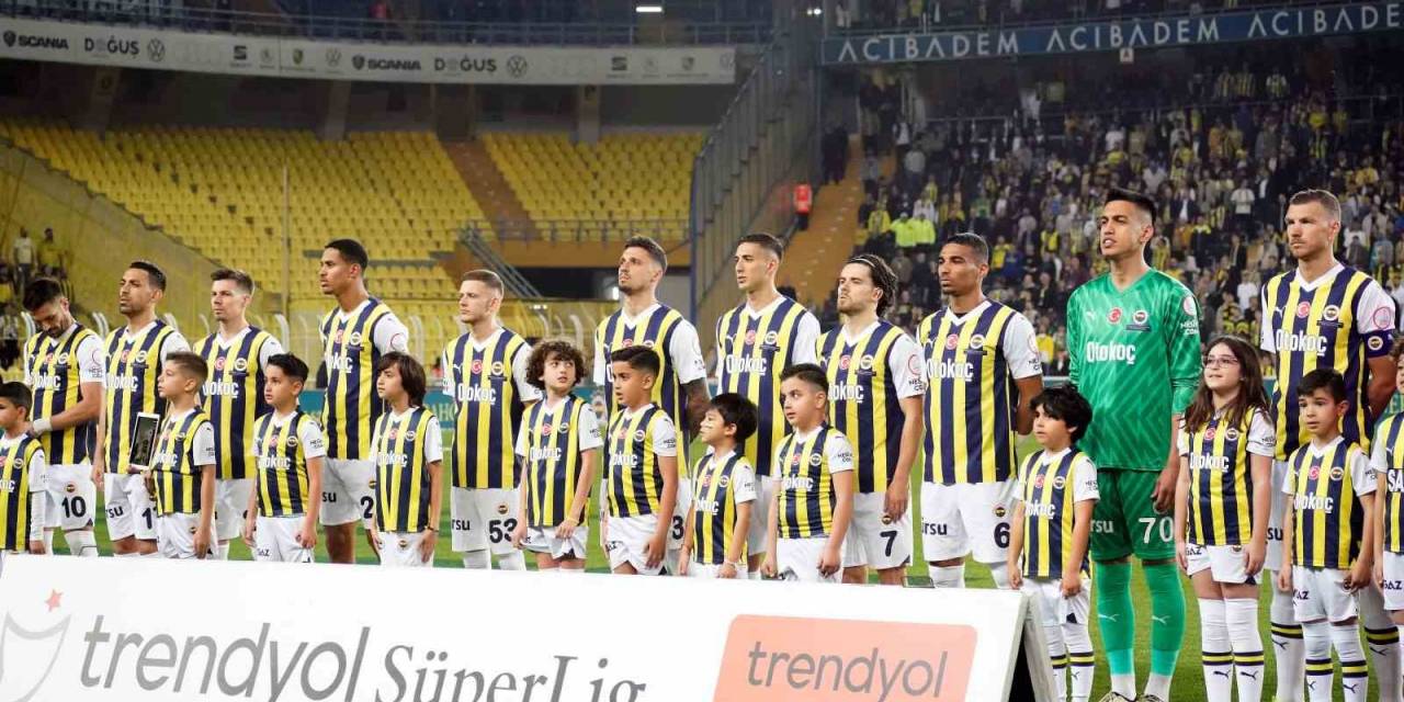 Fenerbahçe 3 Branşta Şampiyonluğa Oynuyor