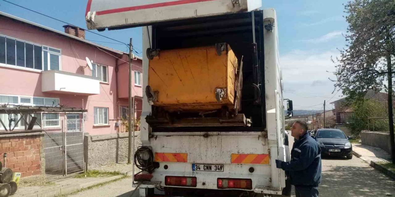 Pazaryeri’nde Çöp Konteynerleri Yıkandı