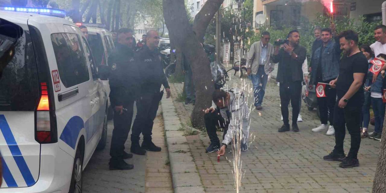 Kavga İhbarına Gelen Polis Ekipleri Otizmli Çocukların Mutluluklarına Ortak Oldu