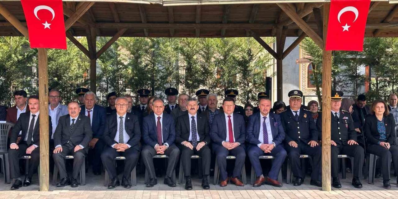 Uşak’ta Bayram Arifesinde Şehitler Unutulmadı