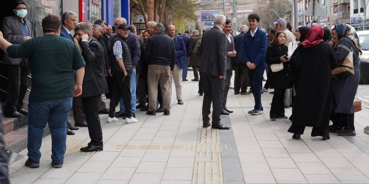 Bayburt’ta Bayram Alışveriş Telaşı Yoğunluğuna Neden Oldu