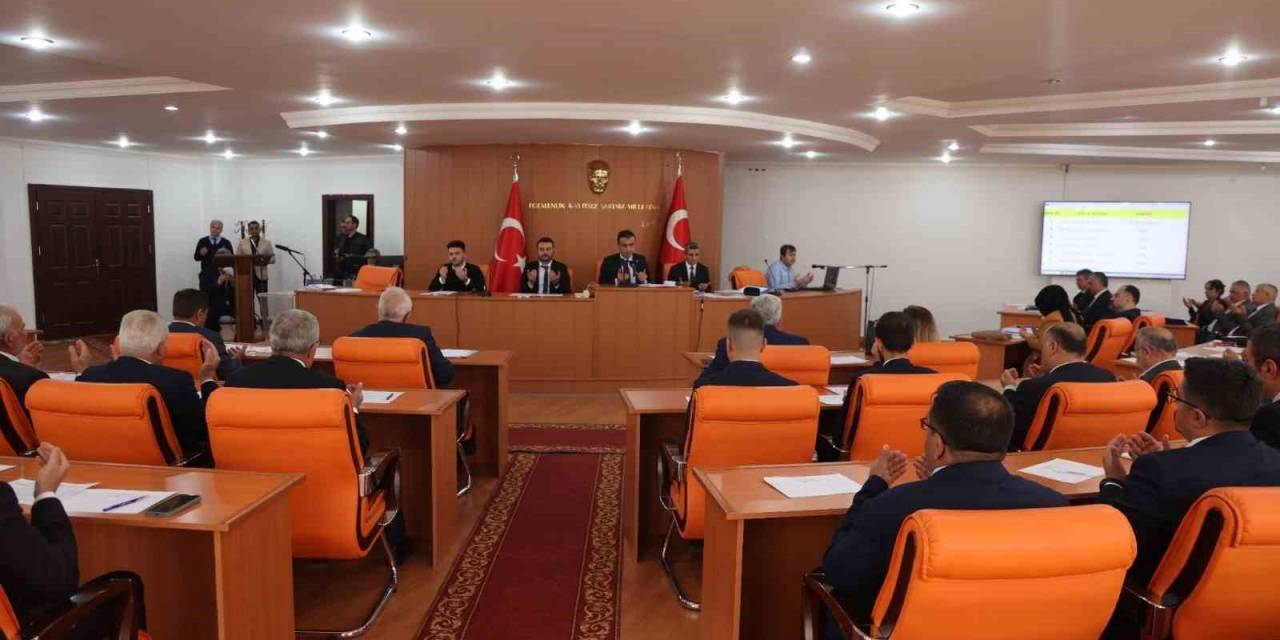 Karaman Belediyesi’nde Yeni Dönemin İlk Meclis Toplantısı Yapıldı