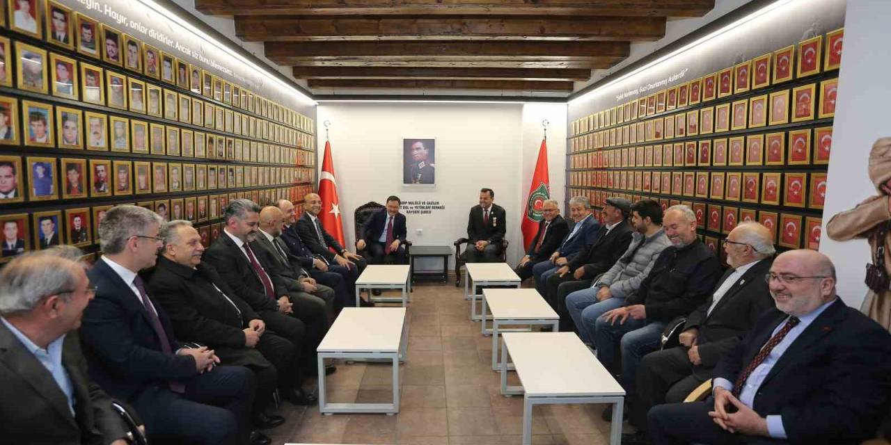 Başkan Büyükkılıç; Bayramlaşma Programlarına Katıldı