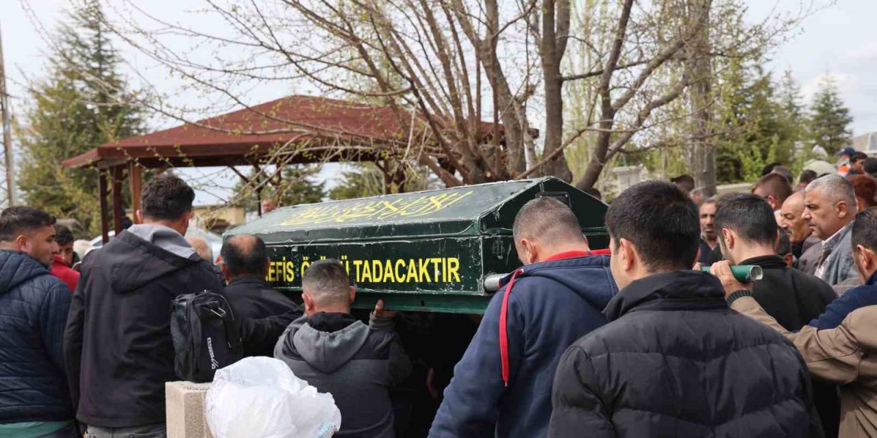 Göçükte Hayatını Kaybeden İşçiler Toprağa Verildi