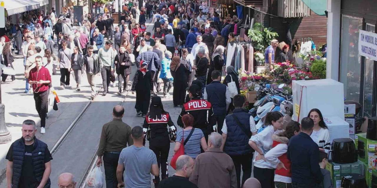 Bursa Polisi Bayram Öncesi Çarşı Bölgesinde Kuş Uçurtmadı