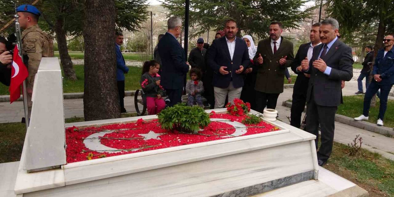 Yozgat’ta Ramazan Bayramı Arifesinde Şehitlik Ziyaret Edildi