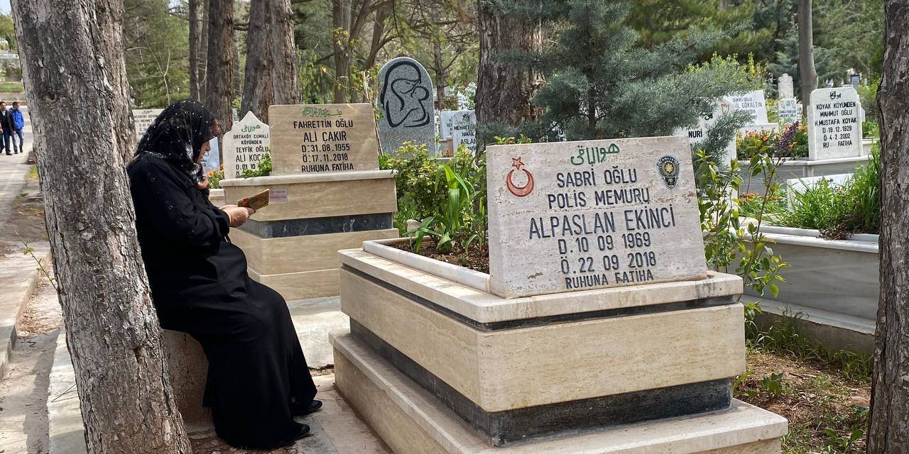 Kabristanlarda Bayram Ziyareti Yoğunluğu