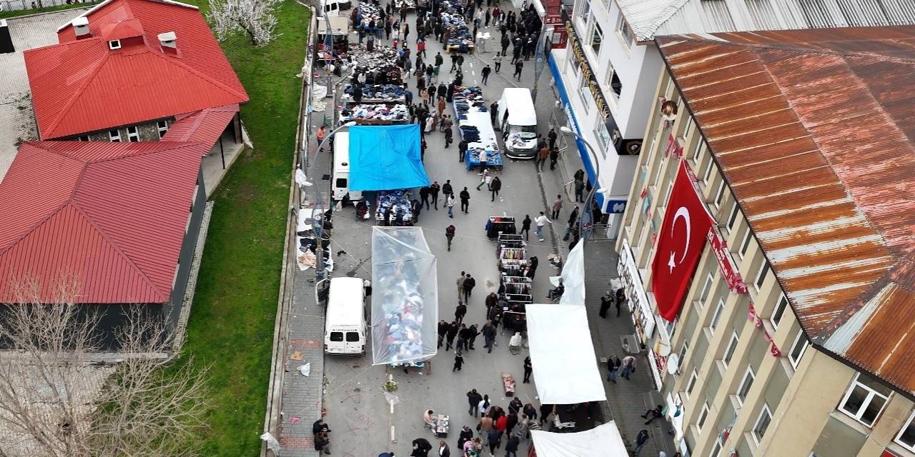 Muş’ta Kurulan Bayram Pazarında Son Gün Yoğunluğu Yaşandı