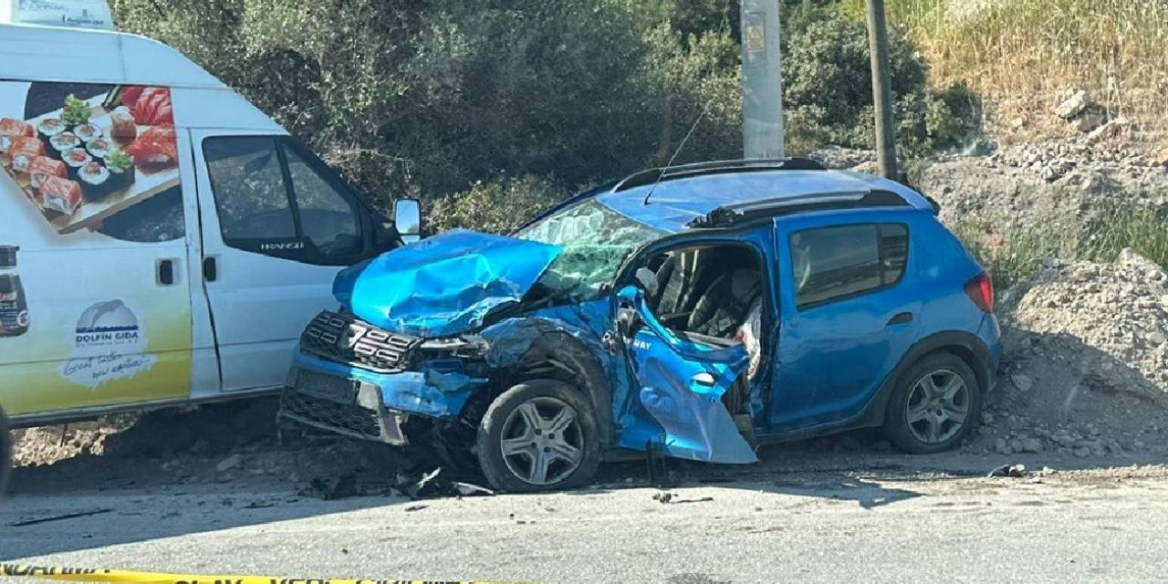 Otomobil İle Kamyonet Çarpıştı: 1 Ölü, 1 Yaralı