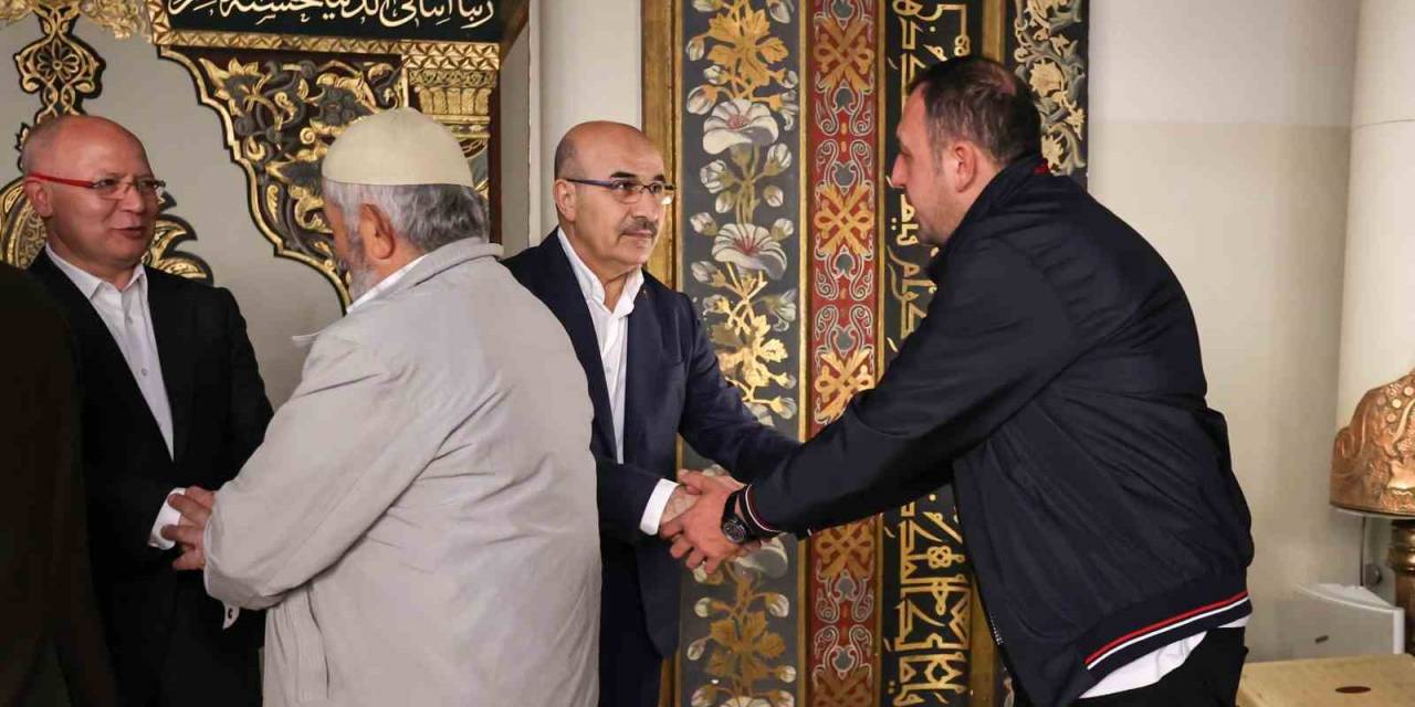 Vali Demirtaş, Bursalılarla Bayramlaştı