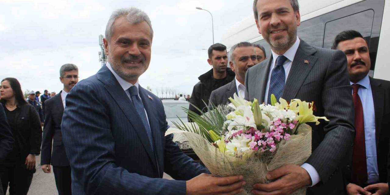 Enerji Bakanı Alparslan Bayraktar’dan Hatay’a Bayram Ziyareti
