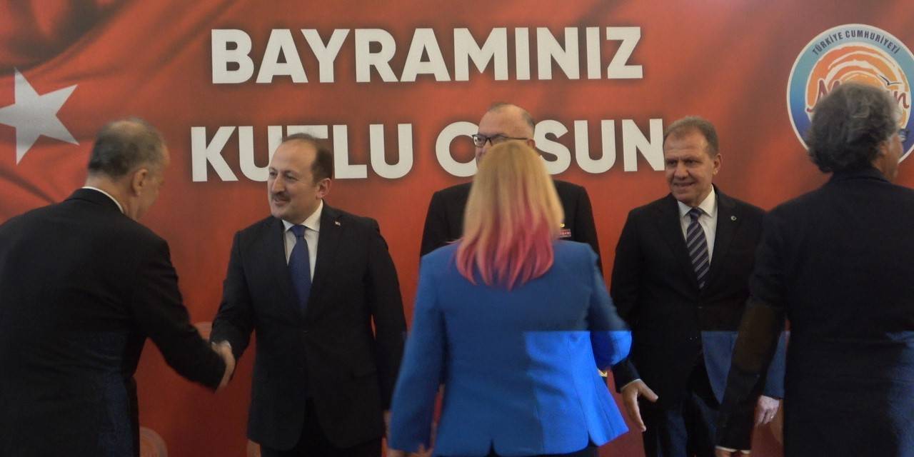 Mersin Valisi Pehlivan: "Bayramı Dayanışma İçinde Kutluyoruz"