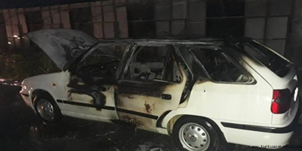 Seyir Halindeyken Alev Alan Araç Kullanılamaz Hale Geldi